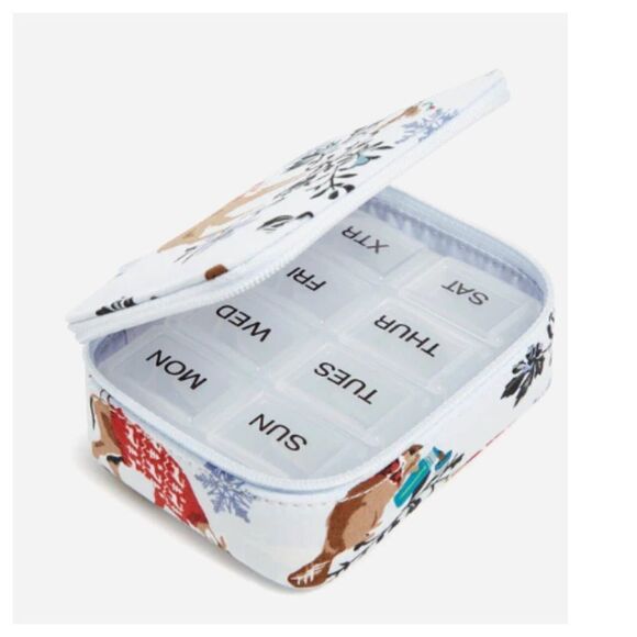 Vera Bradley Travel Pill Box Case Container Organizer Merry Mischief Snow Day - Picture 5 of 5